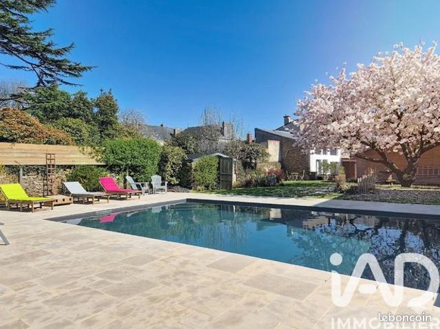 Maison familiale 7 pièces 250 m²