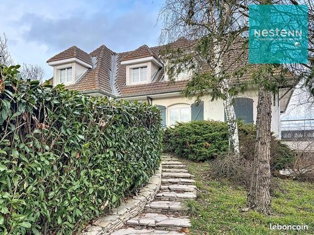 Maison 7 pièces 250 m²