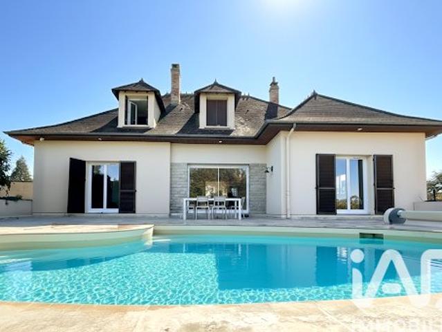 Maison 7 pièces 250 m²