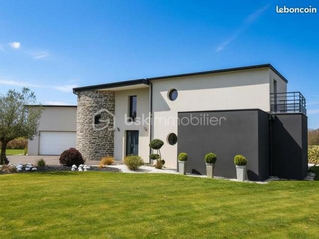 Maison 7 pièces 250 m²