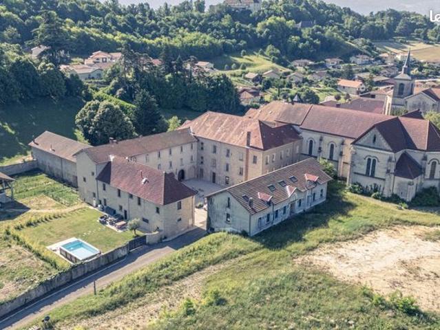 Maison 7 pièces 250 m²