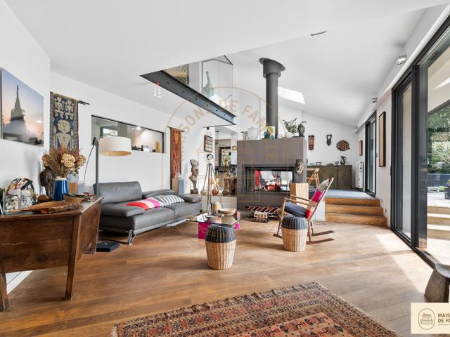 Maison 7 pièces 250 m²