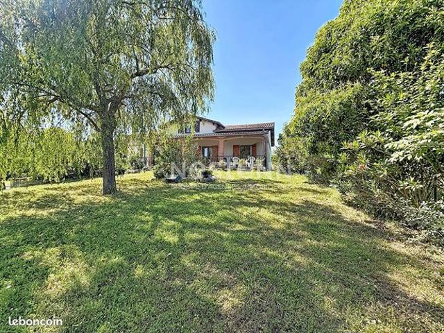 Maison 7 pièces 250 m²