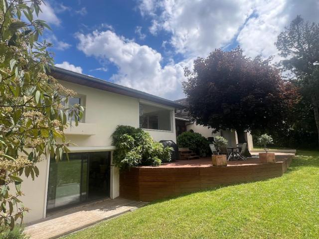 Maison 7 pièces 250 m²