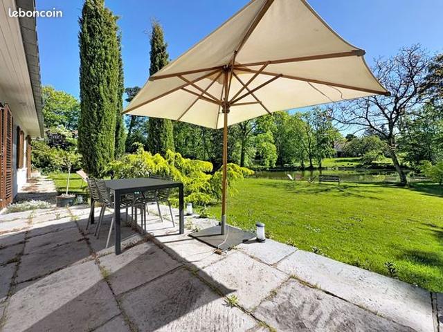 Maison 7 pièces 250 m²
