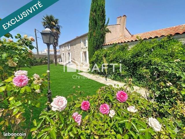 Maison 7 pièces 250 m²