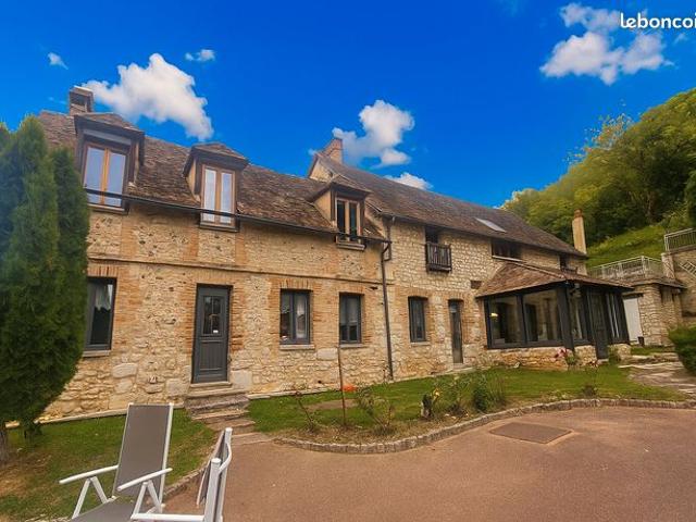 Maison 7 pièces 250 m²