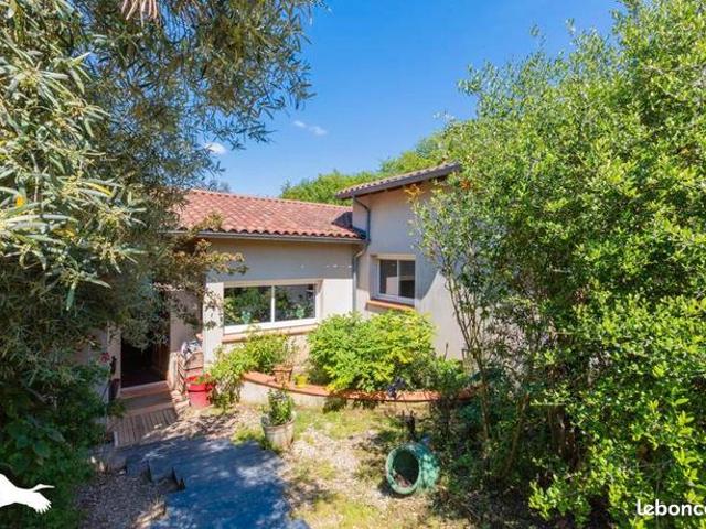 Maison 7 pièces 250 m²