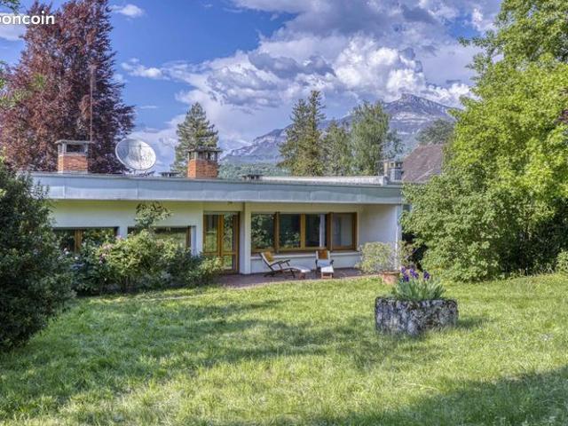 Maison 7 pièces 250 m²
