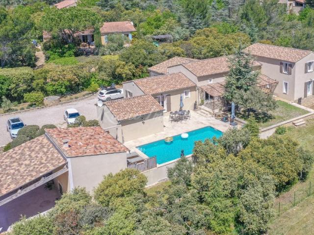 Maison 7 pièces 250 m²