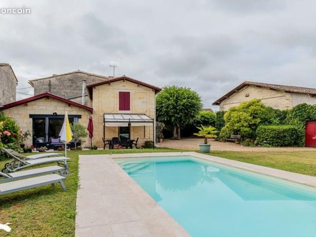 Maison 7 pièces 250 m²