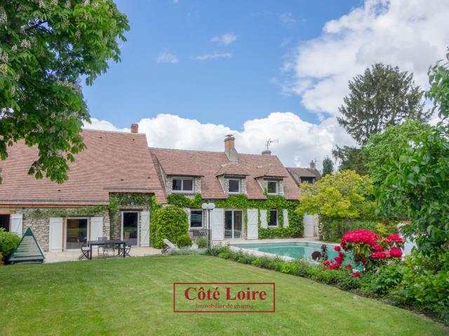 Maison 7 pièces 251 m²