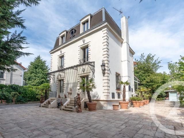 Maison 7 pièces 251 m²