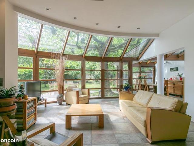 Maison 7 pièces 251 m²