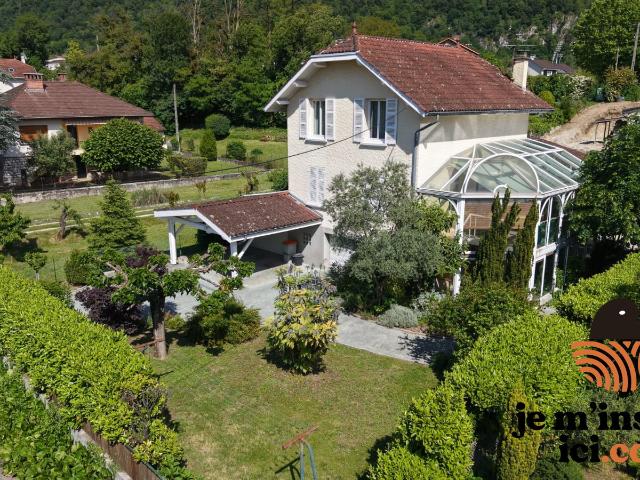 Maison 7 pièces 251 m²