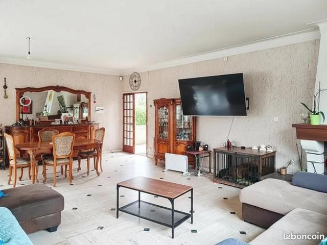 Maison 7 pièces 252 m²