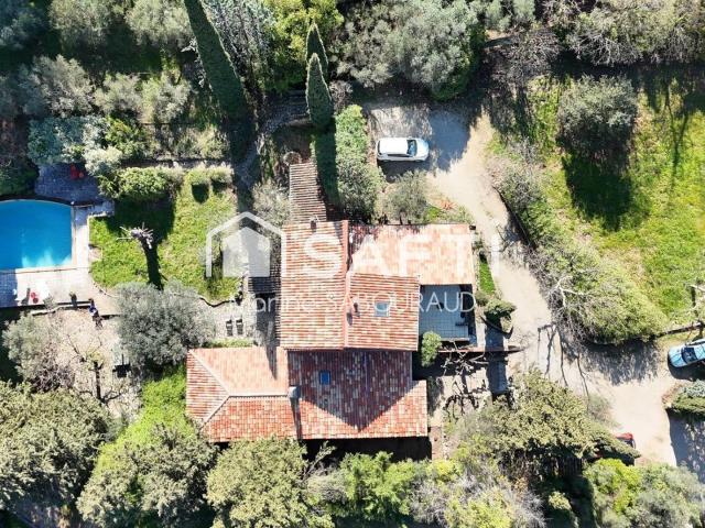 Maison 7 pièces 252 m²