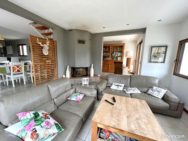 Maison 7 pièces 252 m²