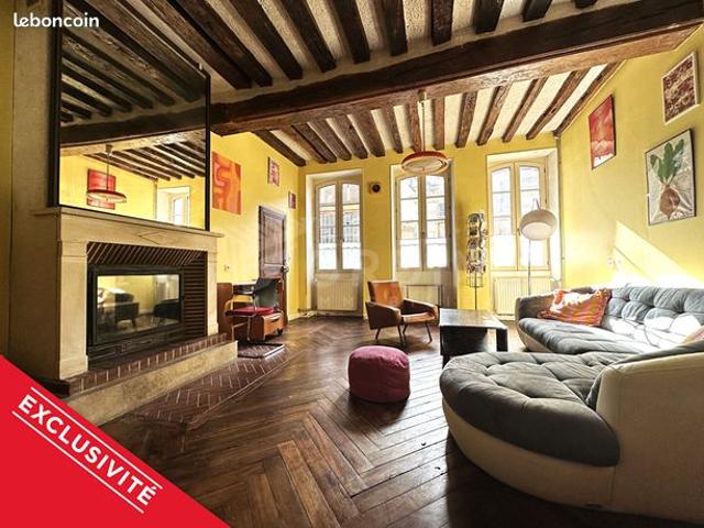 Maison 7 pièces 252 m²