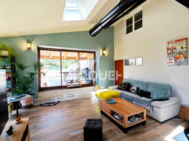 Maison 7 pièces 252 m²
