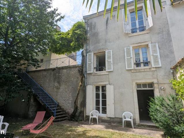 Maison 7 pièces 252 m²
