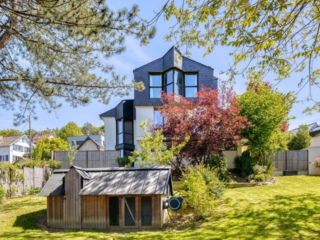 Maison 7 pièces 253 m²