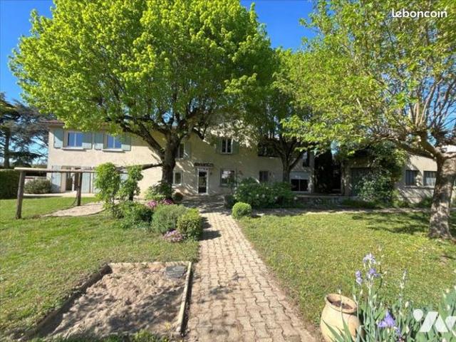 Maison 7 pièces 253 m²