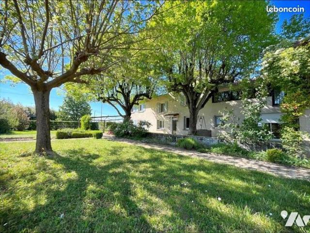Maison 7 pièces 253 m²