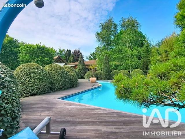 Maison 7 pièces 253 m²