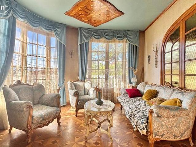 Maison 7 pièces 253 m²