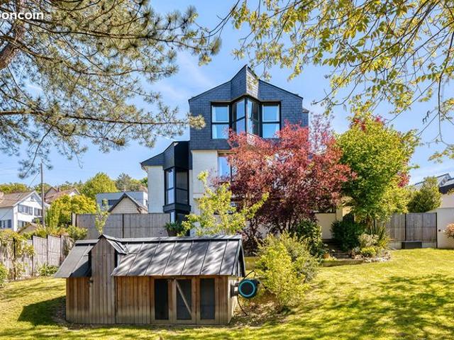 Maison 7 pièces 253 m²