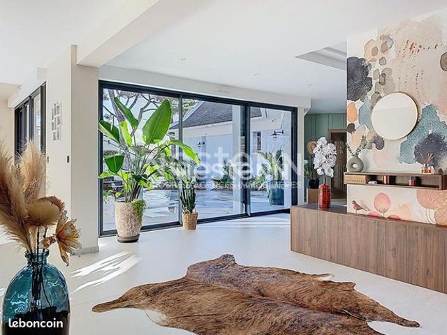 Maison 7 pièces 264 m²