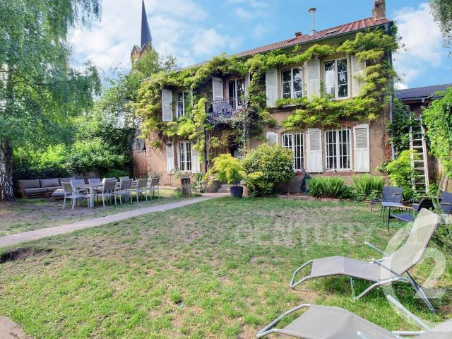 Maison 7 pièces 264 m²