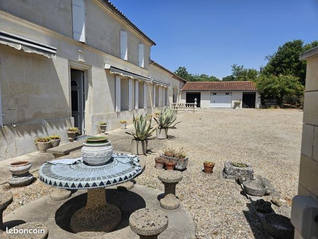 Maison 7 pièces 264 m²