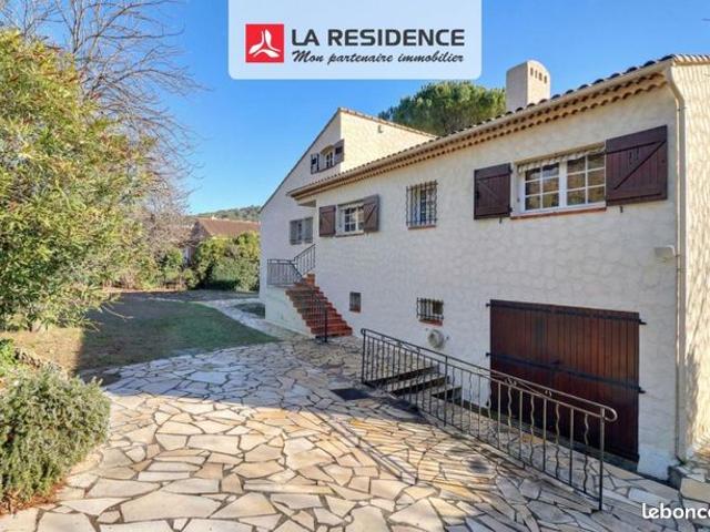 Maison 7 pièces 264 m²