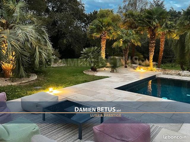 Maison 7 pièces 264 m²