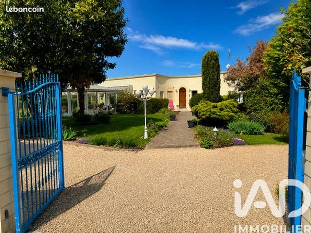 Maison 7 pièces 264 m²