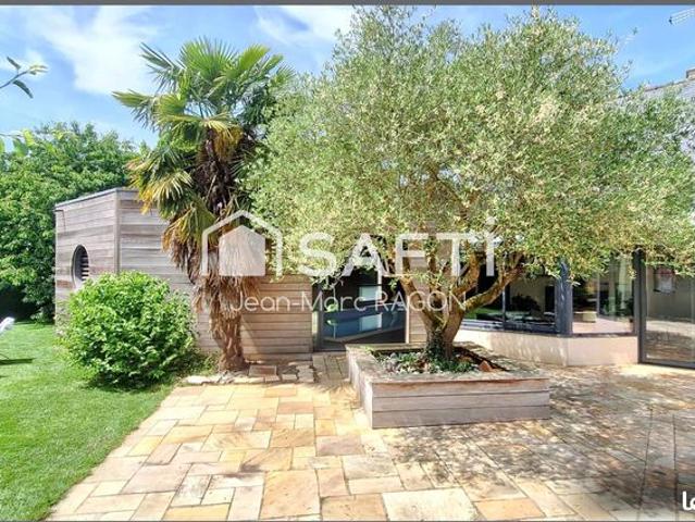 Maison 7 pièces 264 m²