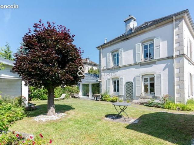 Maison 7 pièces 265 m²