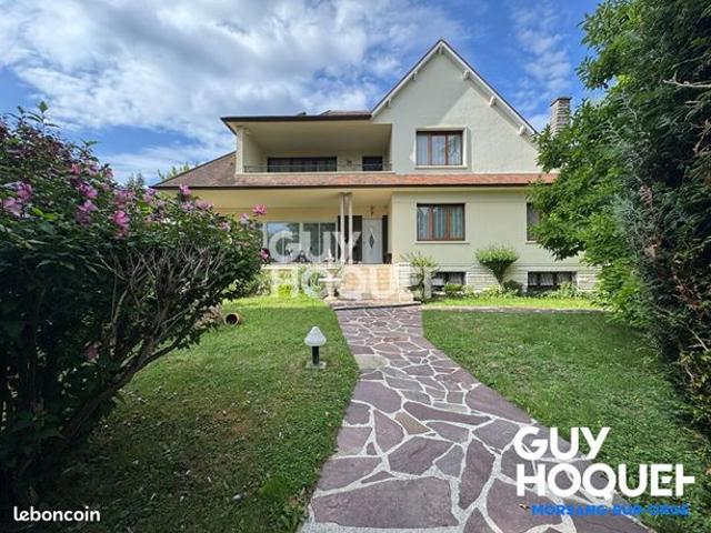 Maison 7 pièces 265 m²