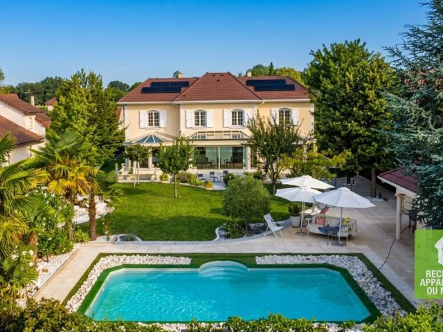 Maison 7 pièces 265 m²
