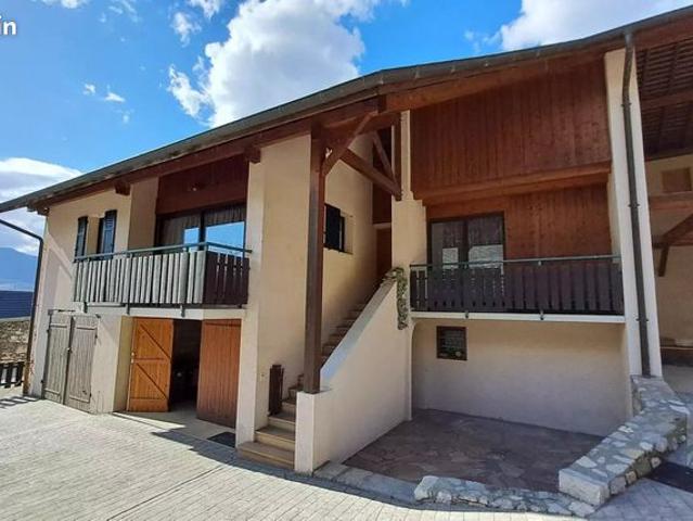 Maison 7 pièces 265 m²