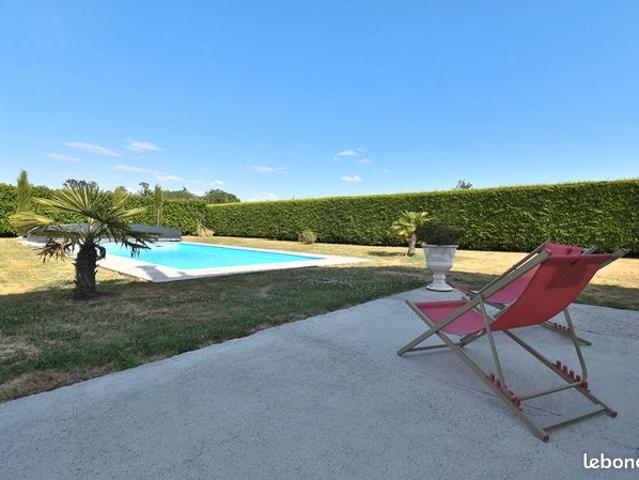 Maison 7 pièces 265 m²