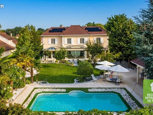 Maison 7 pièces 265 m²