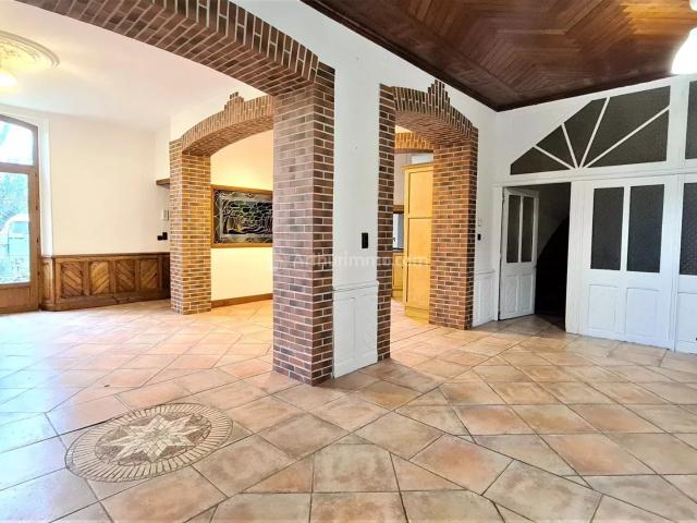 Maison 7 pièces 265 m²