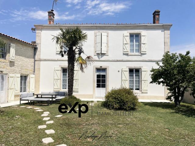 Maison 8 pièces 265 m²