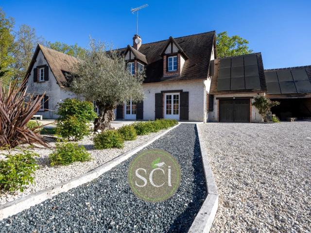 Maison 7 pièces 265 m²