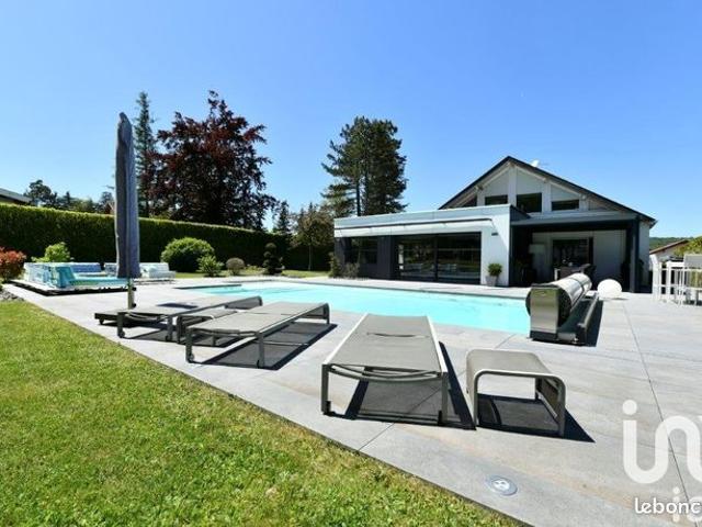 Maison 7 pièces 265 m²