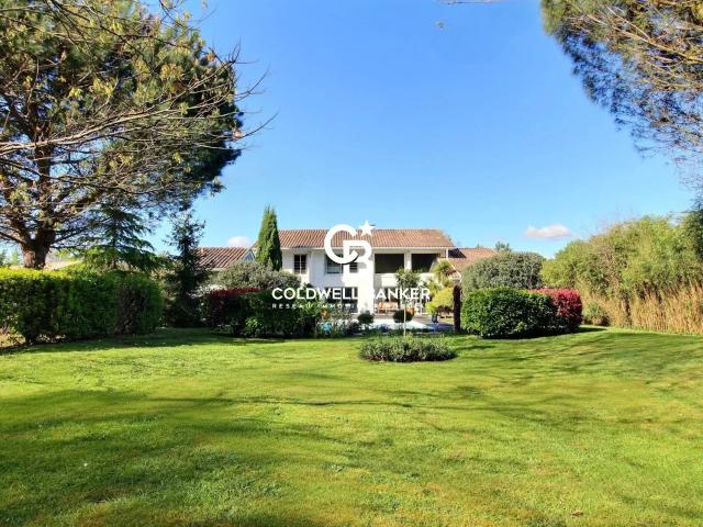 Maison 7 pièces 265 m²