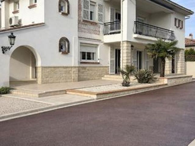 Maison 7 pièces 265 m²